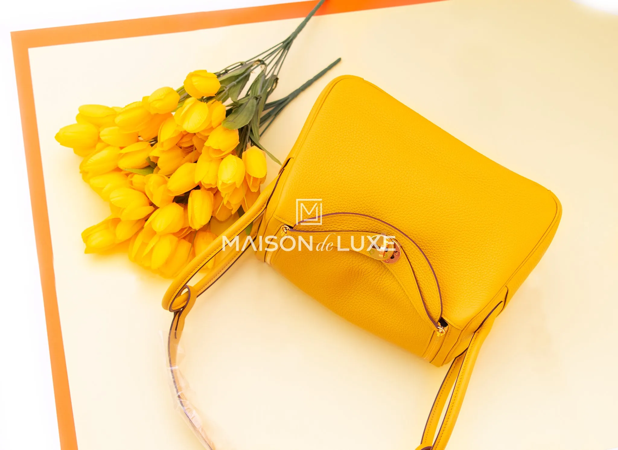 Hermes Jaune Ambre Clemence Lindy 26 Handbag