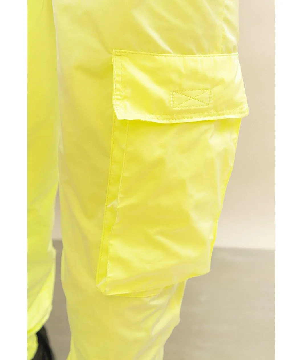 Juicy Cargo Pants Glowing Lemon