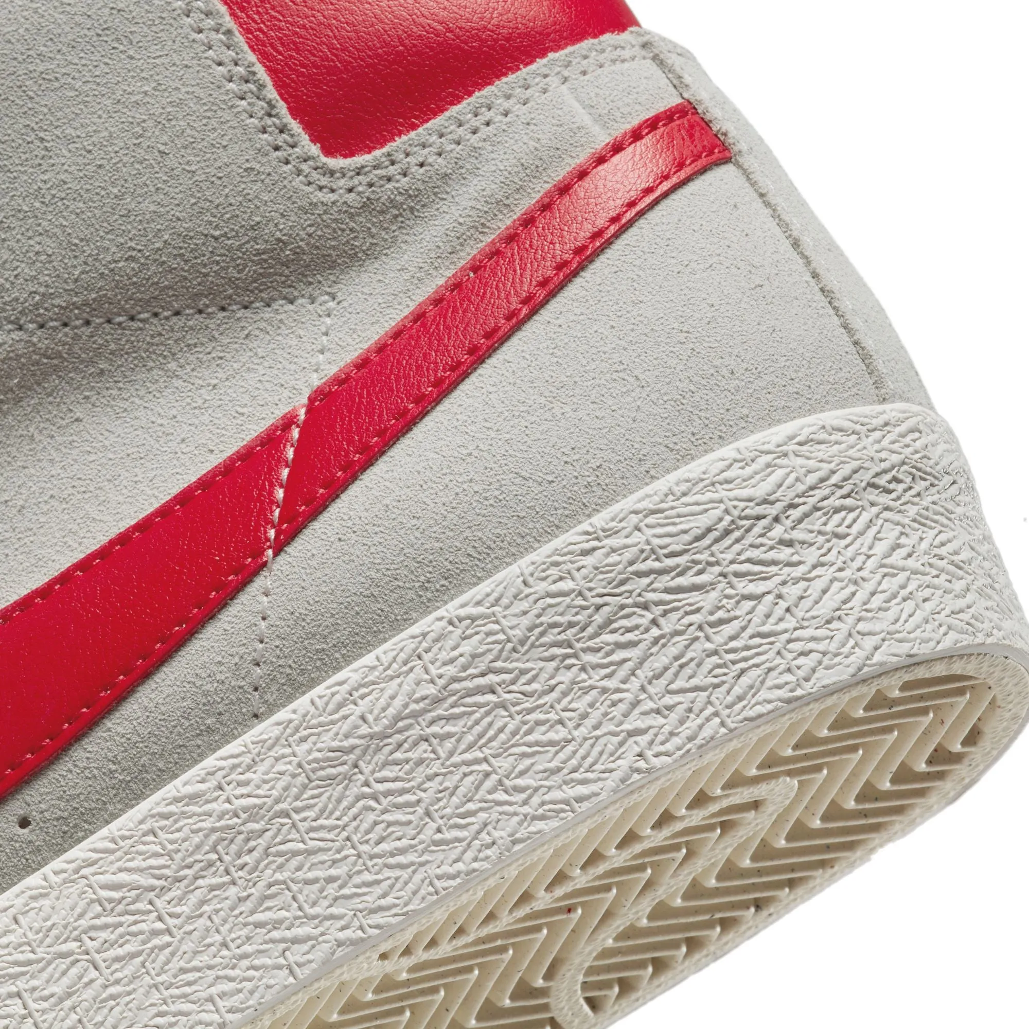 Nike SB Zoom Blazer Mid (Summit White/University Red)