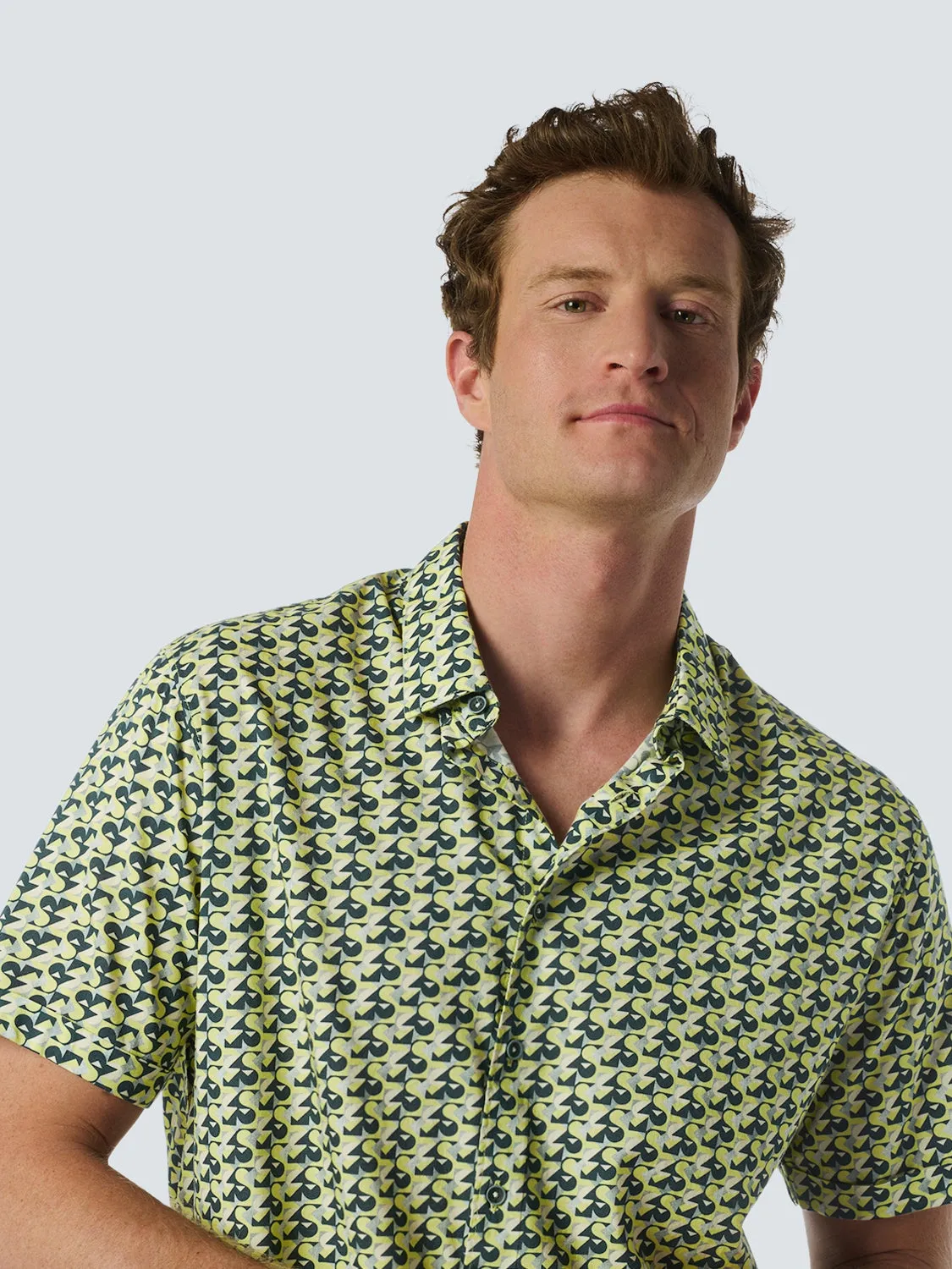 Short Sleeve Shirt with Graphic Pattern for Summery Looks | Lime