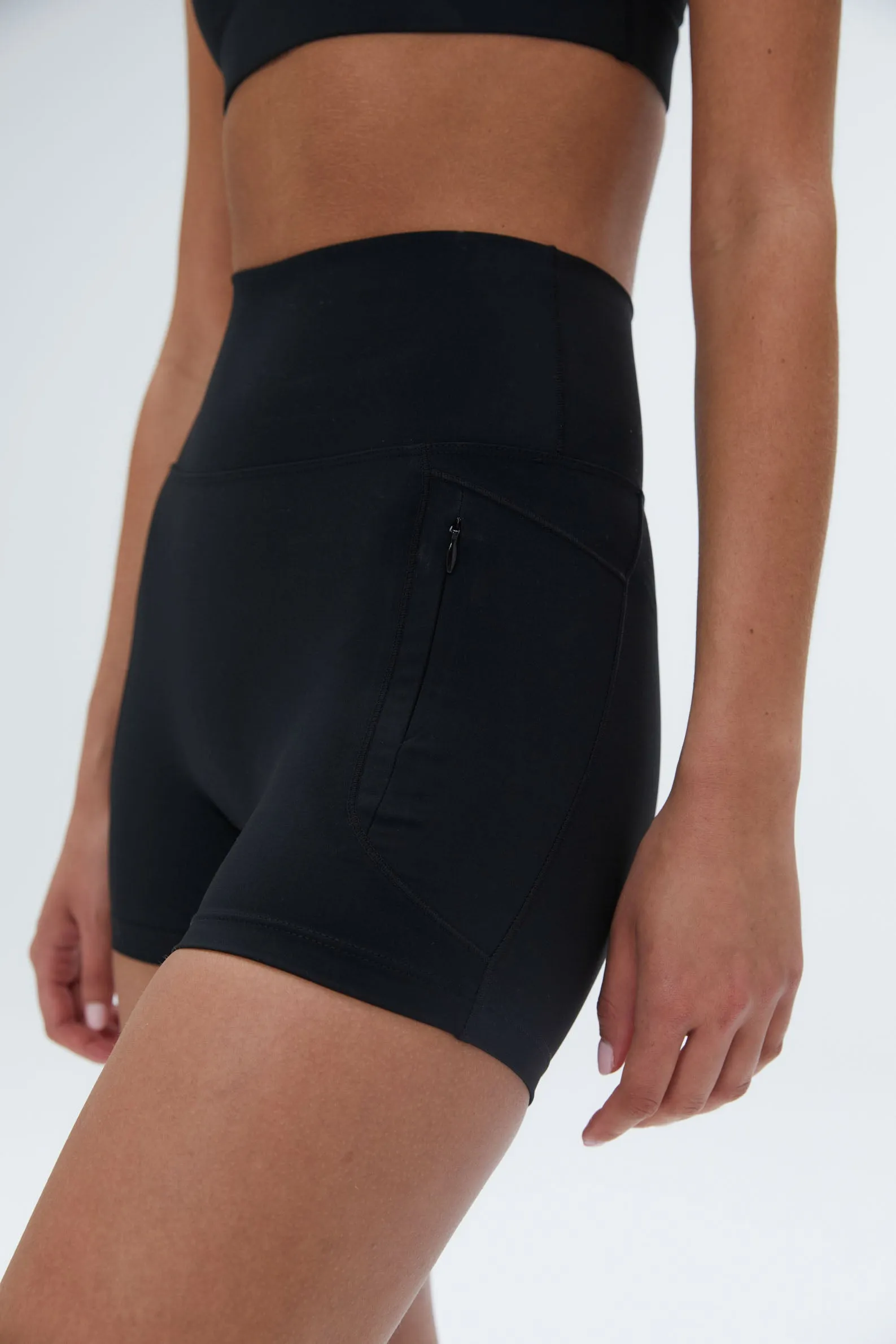 Ultimate Ultra Crop Pocket Short - Black